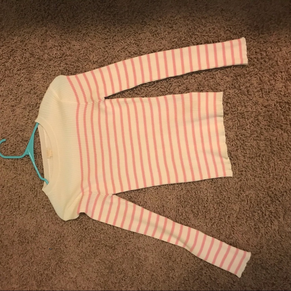 It’s a nice sweater for winter never be worn